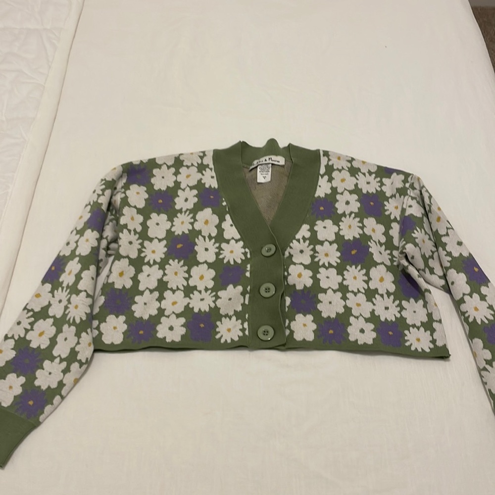 Flower crop cartigan